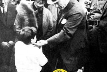 Bütün çocukların 23 Nisan Ulusal Egemenlik ve Çocuk Bayramını kutluyor, başta Gazi Mustafa Kemal Atatürk olmak üzere tüm şehit ve gazilerimizi saygıyla, rahmetle anıyoruz.