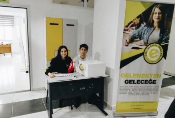 Okulumuz "Öğrenci Temsilcisi Seçimleri" Demokratik Bir Ortamda Şeffaf Bir Şekilde Gerçekleştirildi.