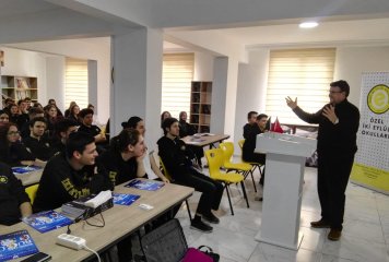 Girne Amerikan Üniversitesi Yrd. Doç. Dr. Mehmet Emin Sardoğan'ın “Sınav Kaygısı ve Motivasyon “ Semineri