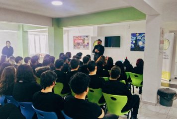 Gelişim Üniversitesi Eğitim Uzmanı Mesut Demirtaş tarafından "Motivasyon Semineri" gerçekleştirildi.